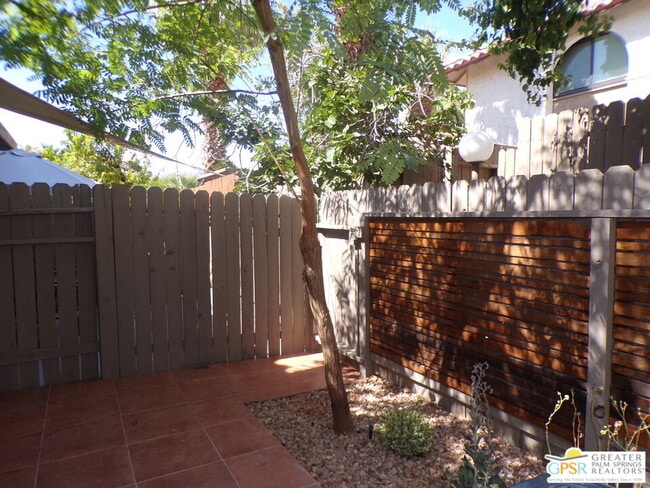 Building Photo - 1816 N Mira Loma Way