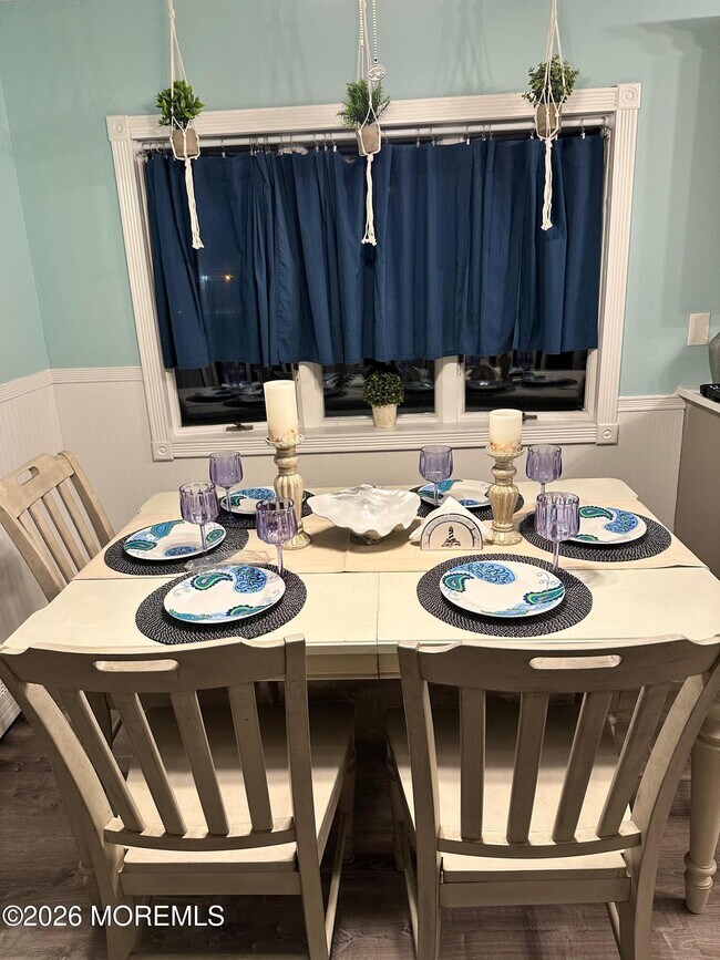 Building Photo - 3 E Central Ave