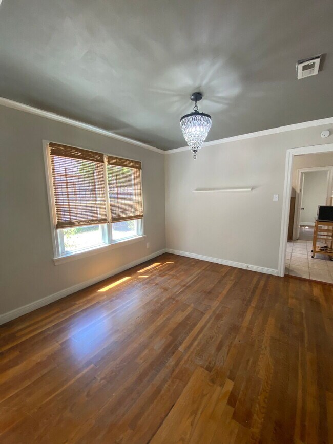 Building Photo - Beautiful 3 bedroom 2 bath home in Tech Terrace