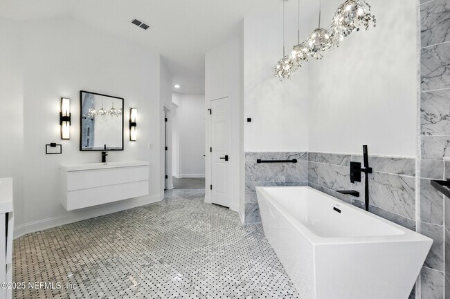 Building Photo - 13600 Emerald Cove Ct