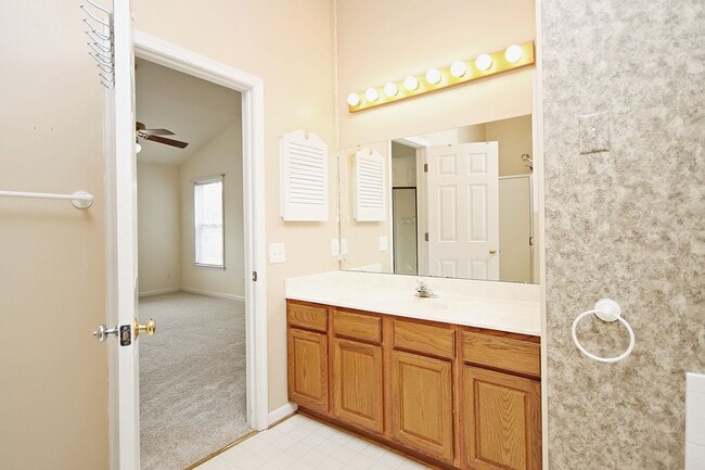 Building Photo - Pet-Friendly Raintree Home With Fenced Yard