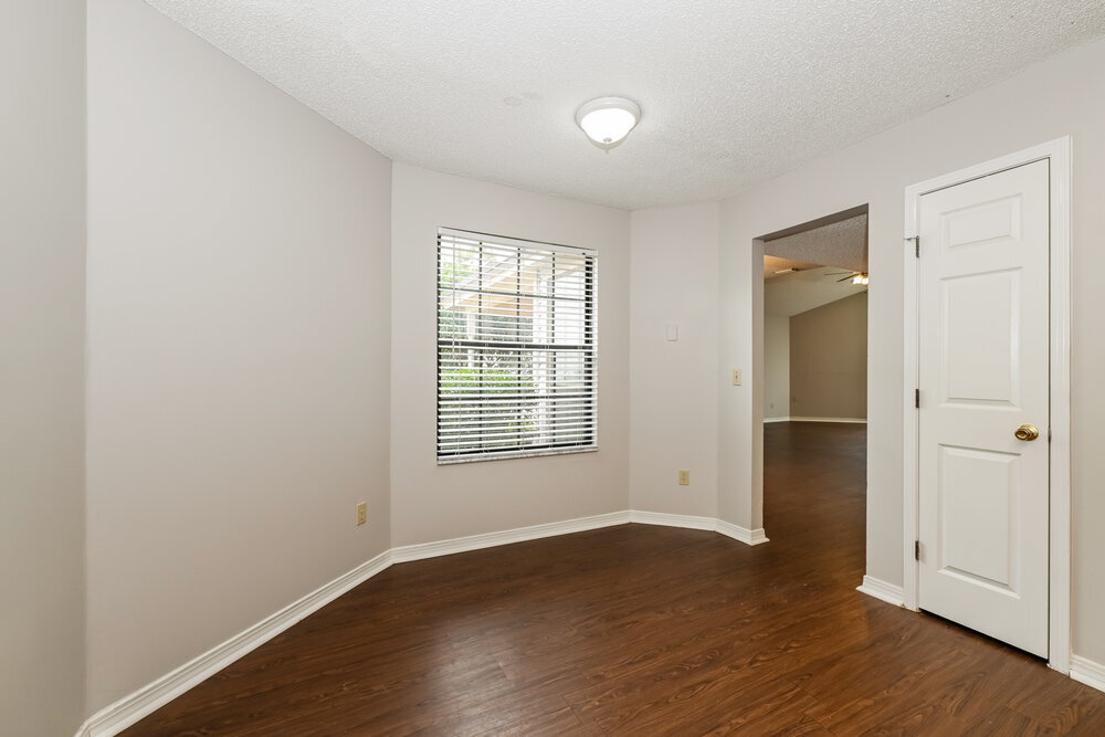 Building Photo - 2919 Lantana Lakes Dr W