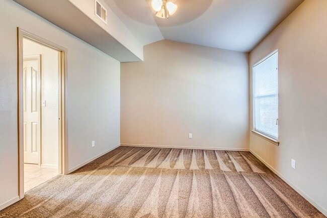 Building Photo - Charming 3 bedroom, 2 bathroom home for rent