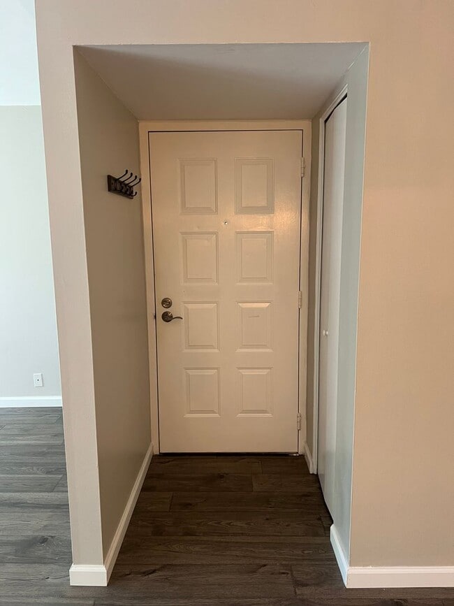 Building Photo - Remodeled Two Bedroom Tabby Walk Villa on First Floor