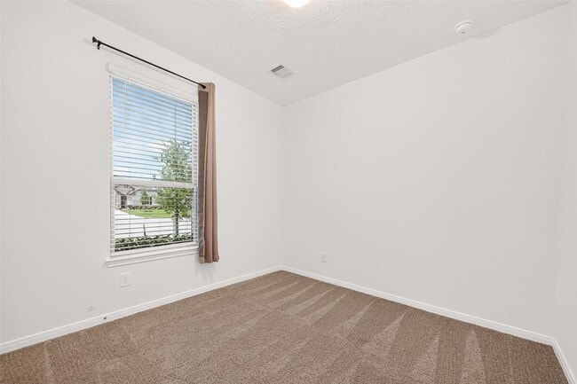 Building Photo - 12602 Blue Jay Dr