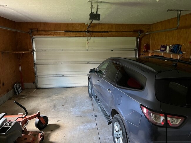 2 car garage - 2546 OH-60