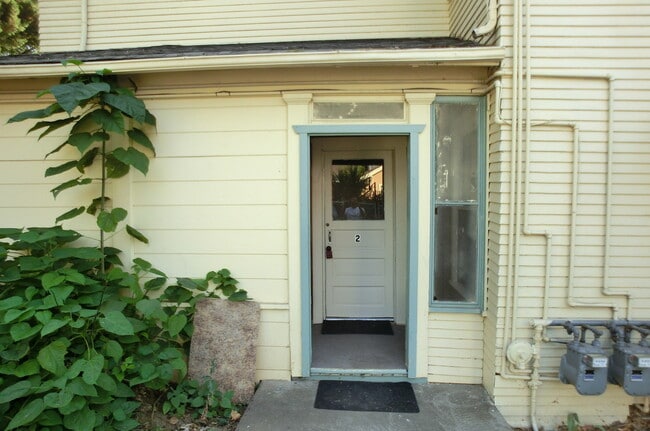 Primary Photo - 1 bedroom 1 bath apartment