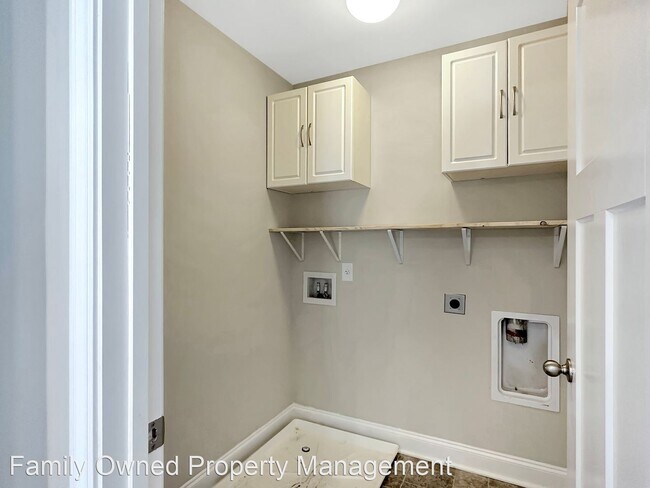 Building Photo - 3 br, 2.5 bath House - 206 Wathen Drive