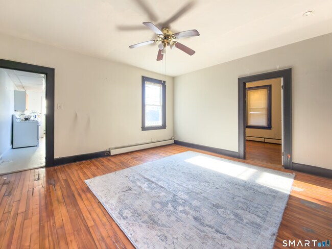 Building Photo - 223 Norwich Ave