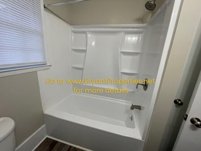 Building Photo - Single Family