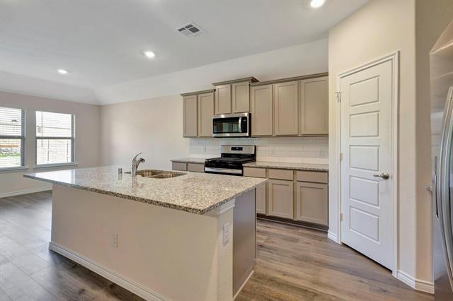 Building Photo - 2110 Hummingbird St