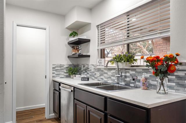 Building Photo - 2808 Escada Dr