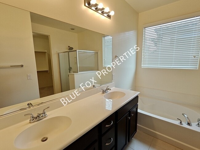 Building Photo - 12163 N Meditation Dr