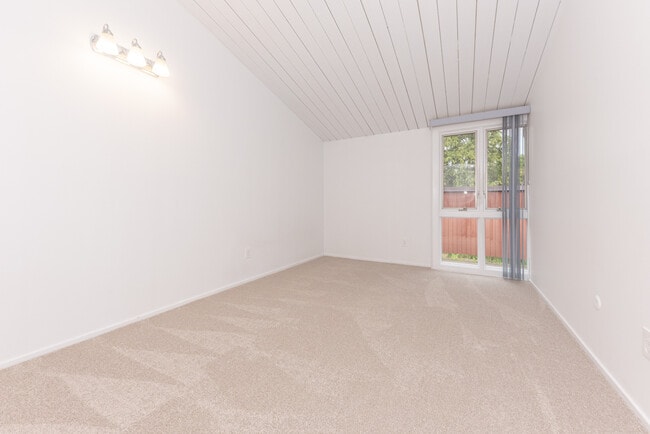 Building Photo - 2407 Packard St