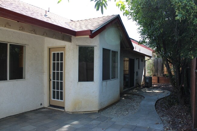 Building Photo - 3412 Leland St