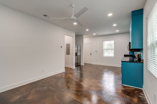 Building Photo - 1410 Barnwell St
