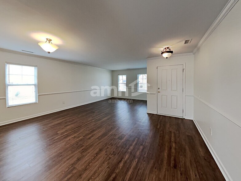 Building Photo - 6840 Horseback Ln