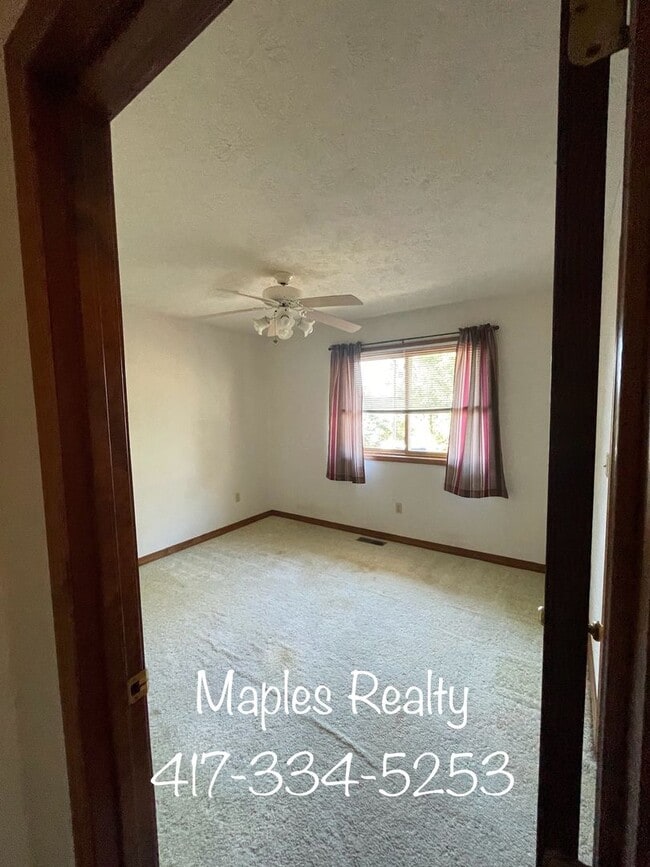 Building Photo - NEW LISTING - 3 bedroom, 2.5 bath in Ridgedale, MO near Big Cedar Lodge