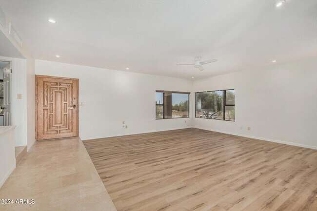 Building Photo - 32015 N 71st St
