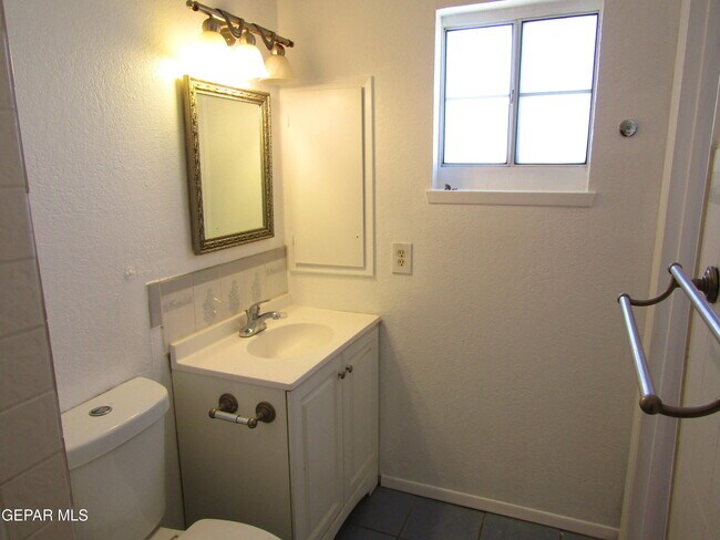 Building Photo - 1500 Babe Hiskey Ln