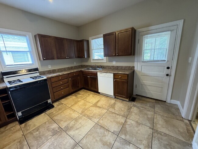 Building Photo - Old Time Rock & Roll — 4 Bedroom Home with Classic Character