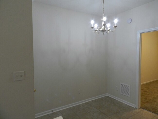 Building Photo - 2388 Parrot Ln