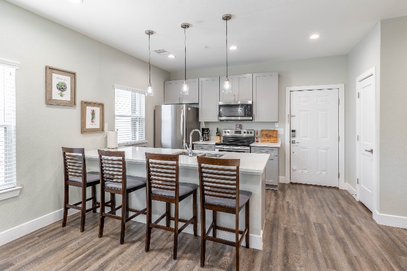 Building Photo - 142 W 5th St