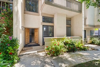 Building Photo - 26001 Alizia Canyon Dr
