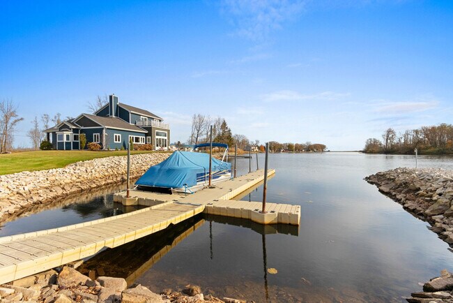 Building Photo - 1571 Harbor Rd