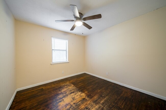 Building Photo - 3 Bedroom 2 bath Harris County