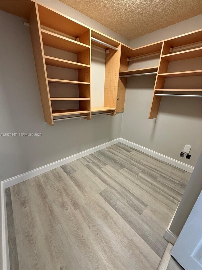 Building Photo - 1520 Whitehall Dr