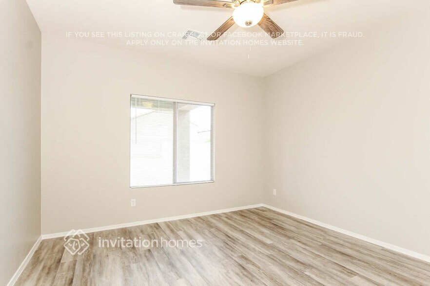 Building Photo - 14226 W Hearn Rd