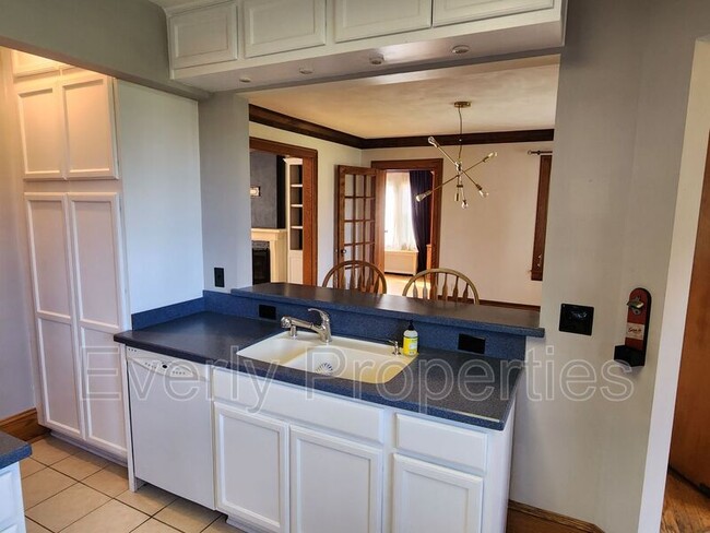 Building Photo - 120 68th Pl