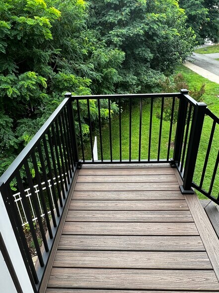 Building Photo - 116 Daisy Ln