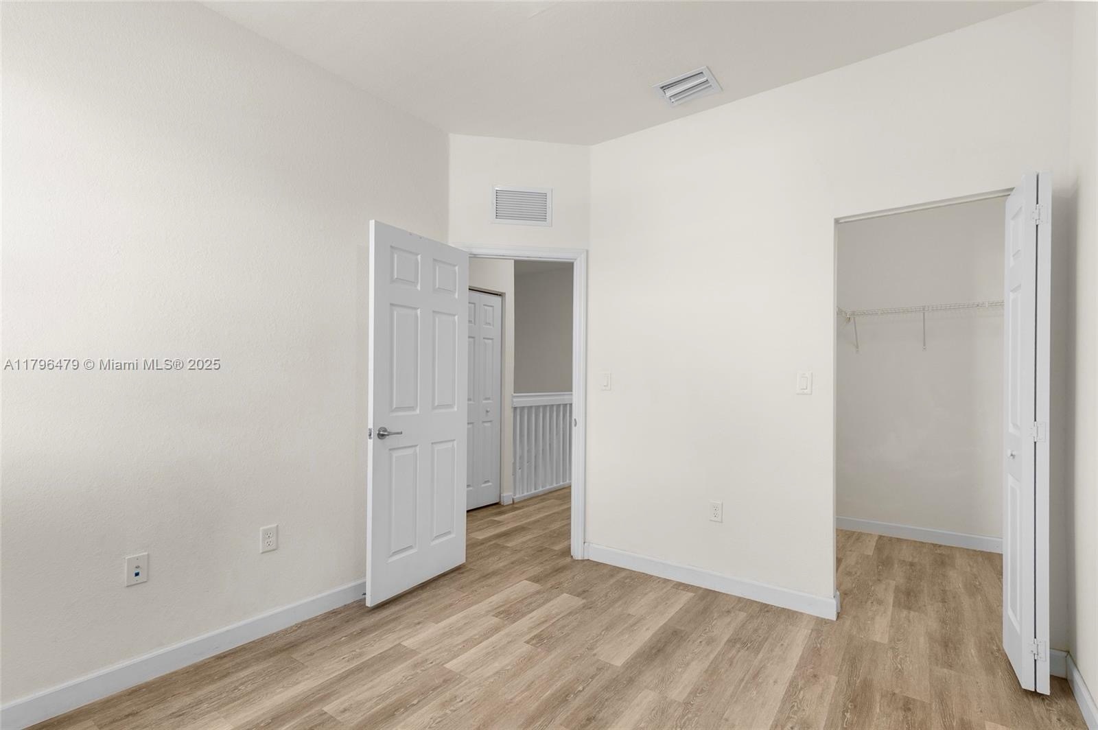 Building Photo - 9314 W 33rd Ln