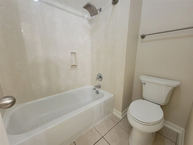 Building Photo - 9717 Sinclair St