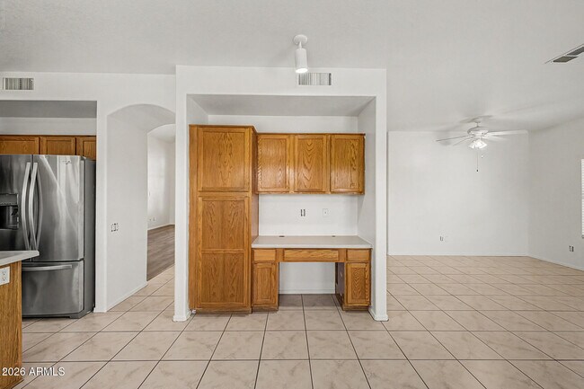 Building Photo - 6947 W Via Del Sol Dr