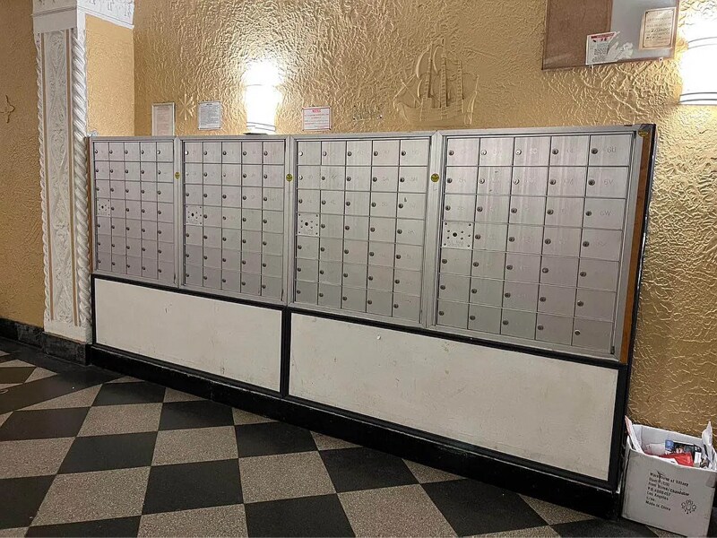 Building Photo - 240 Crown St