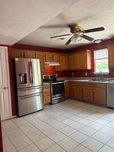 Kitchen - 600 Wabarto Way