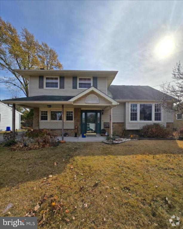 Building Photo - 33 Fairmount Dr