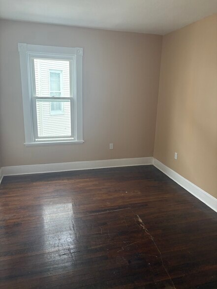 Bedroom 2 - 121 Bonney St