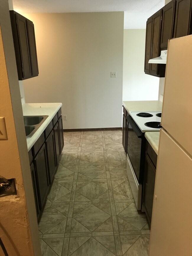 Building Photo - 308 Sunrise Dr