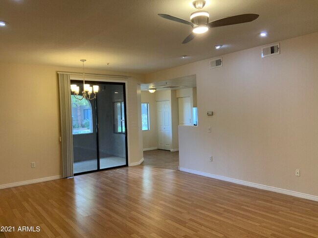 Building Photo - 15252 N 100th St