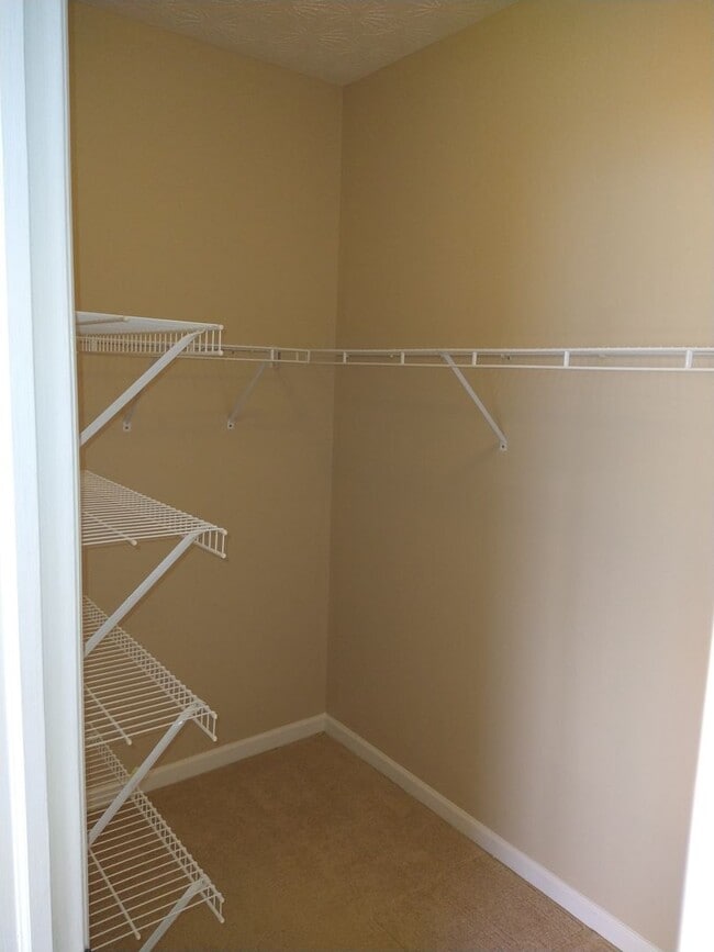 Building Photo - Your Next home is on a quiet cul-de-sac in Beavercreek!