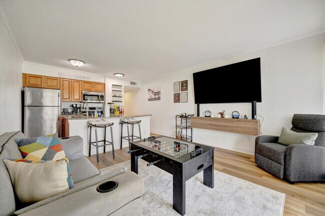 Building Photo - 2506 N Rocky Point Dr