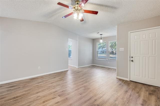 Building Photo - 830 Woodland Ct