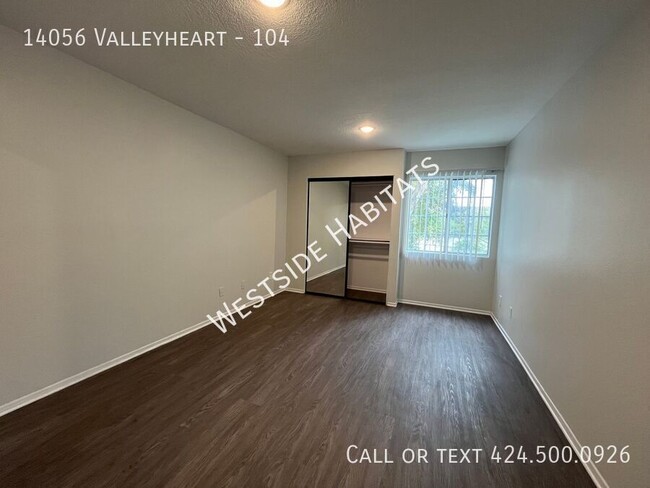 Building Photo - 14056 Valleyheart Dr