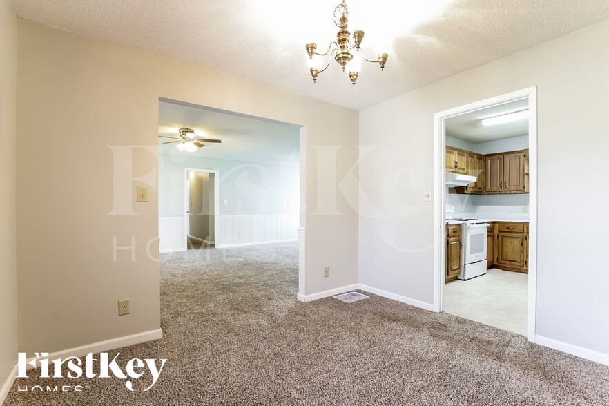 Building Photo - 2770 Quillians Dr