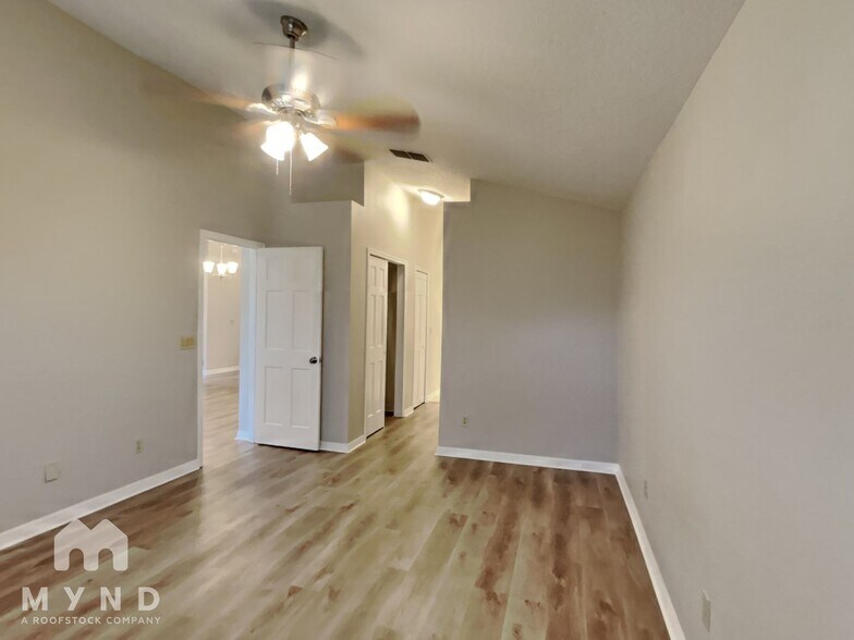 Building Photo - 6041 Spring Creek Ct