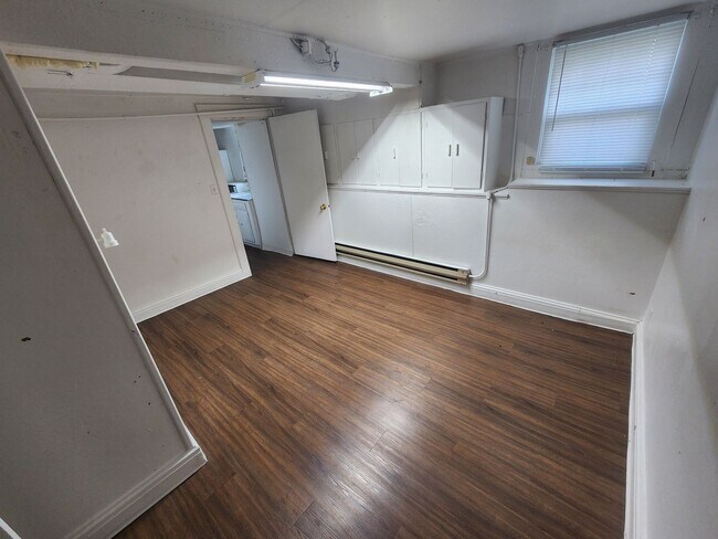 Building Photo - 455 NE Campus St